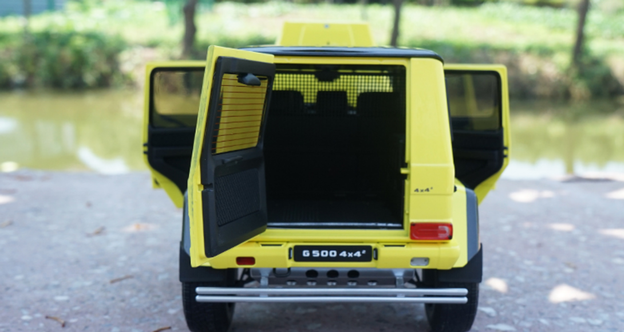 1/18 Almost Real AR Mercedes-Benz Mercedes G-Class G-Klasse G500 4x4 (Yellow) Diecast Car Model