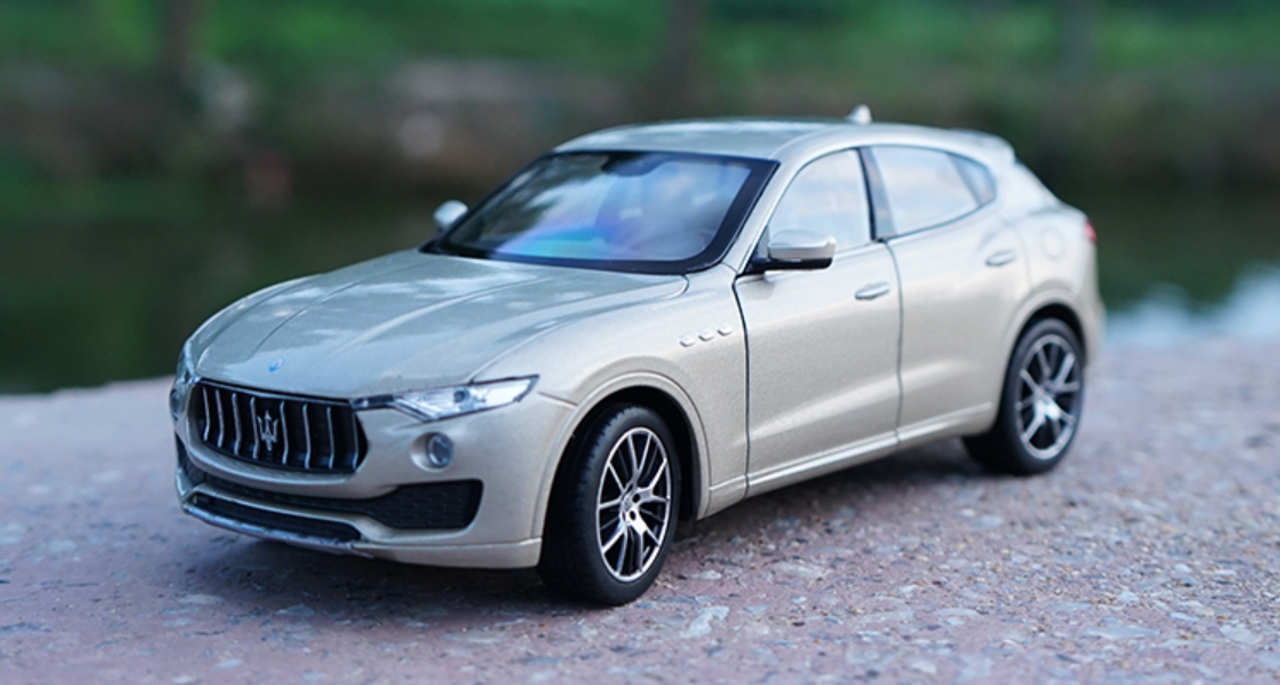  1/24 Welly FX Maserati Levante (Champaign) Diecast Car Model