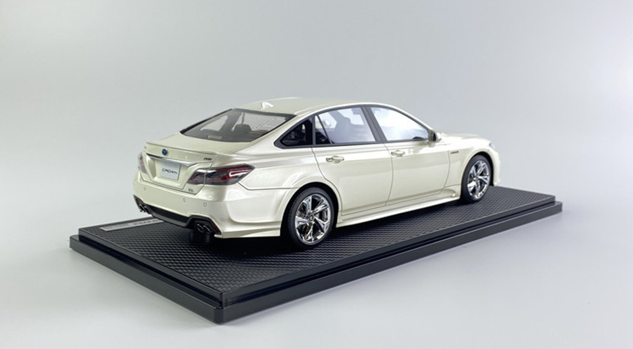 1/18 Ignition Model Toyota Crown (220) 3.5L RS Advance White