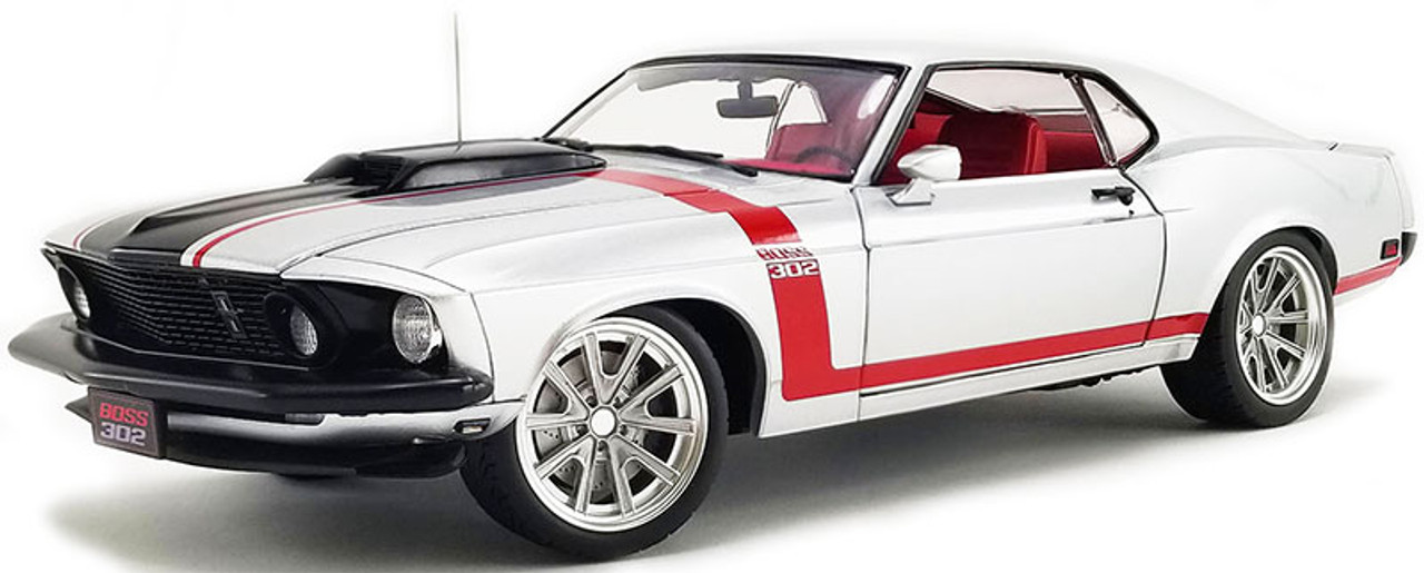 1/18 1969 Ford Street Fighter Boss 302 Mustang Red Line (Silver with red stripes) Diecast Car Model