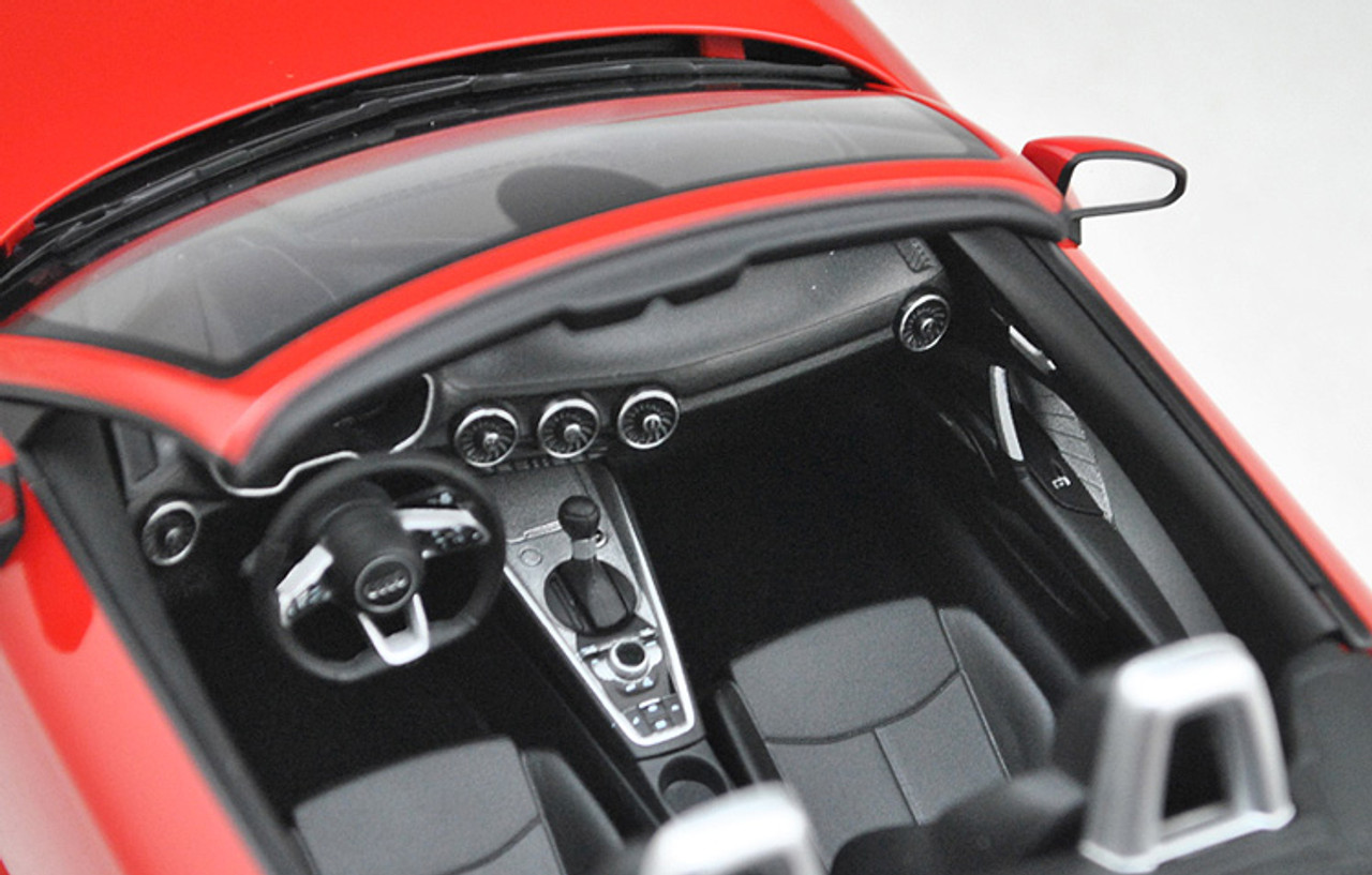 MINICHAMPS Audi TT Coupé レッド 限定1,008台 MINICHAMPS Audi TT Coupé レッド 限定1,008台