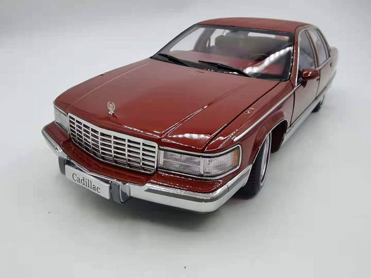 1/18 Dealer Edition 1992-1994 Cadillac Fleetwood Brougham (Metallic Red)  Diecast Car Model - LIVECARMODEL.com