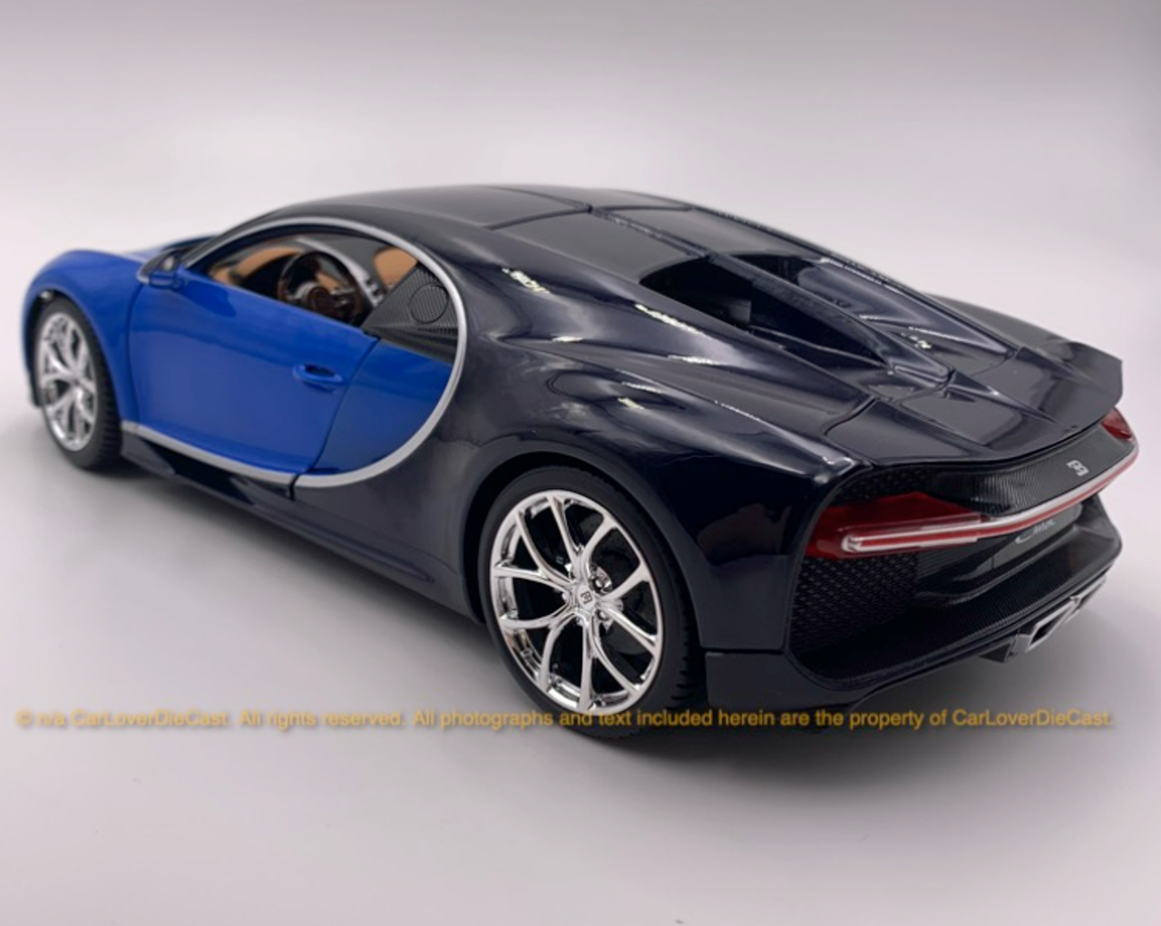 1/18 bburago Bugatti Plus Bugatti Chiron Blue