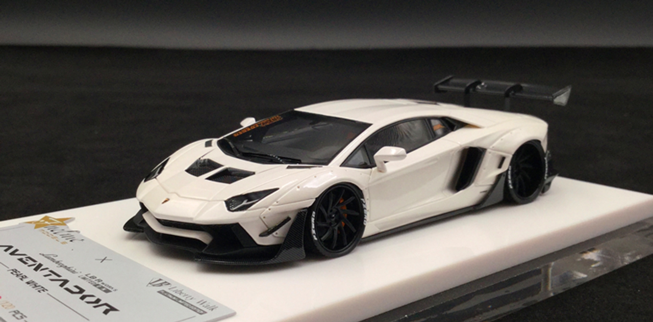 Fuelme× LibertyWalk AVENTADOR リバティー ミニカー Fuelme× LibertyWalk AVENTADOR リバティー ミニカー