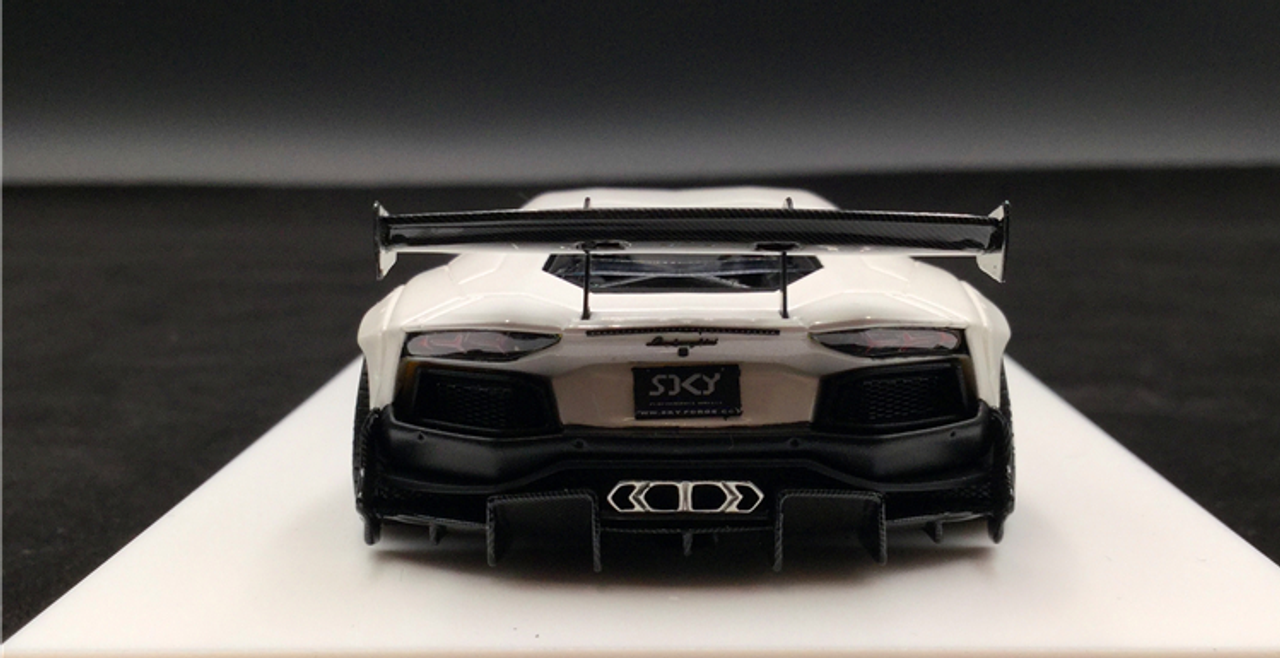 1/43 Fuelme Lamborghini Aventador Roadster LB Works 50th Anniversary (Pearl White) Diecast Car Model