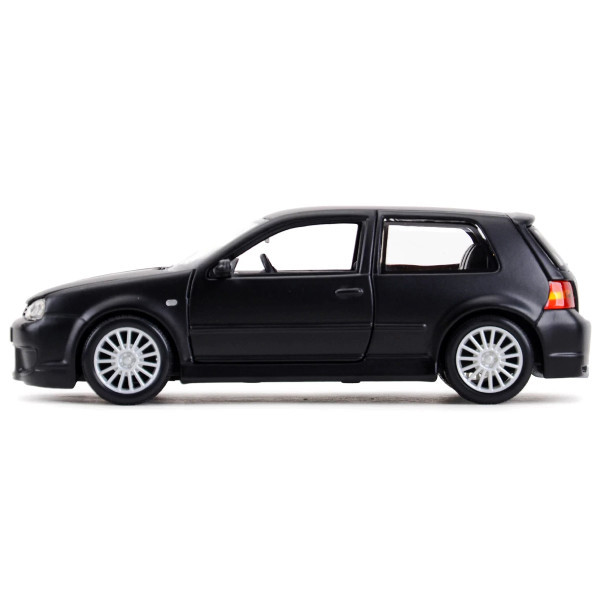 1/24 Maisto Volkswagen Golf R32 (Matt Black) 