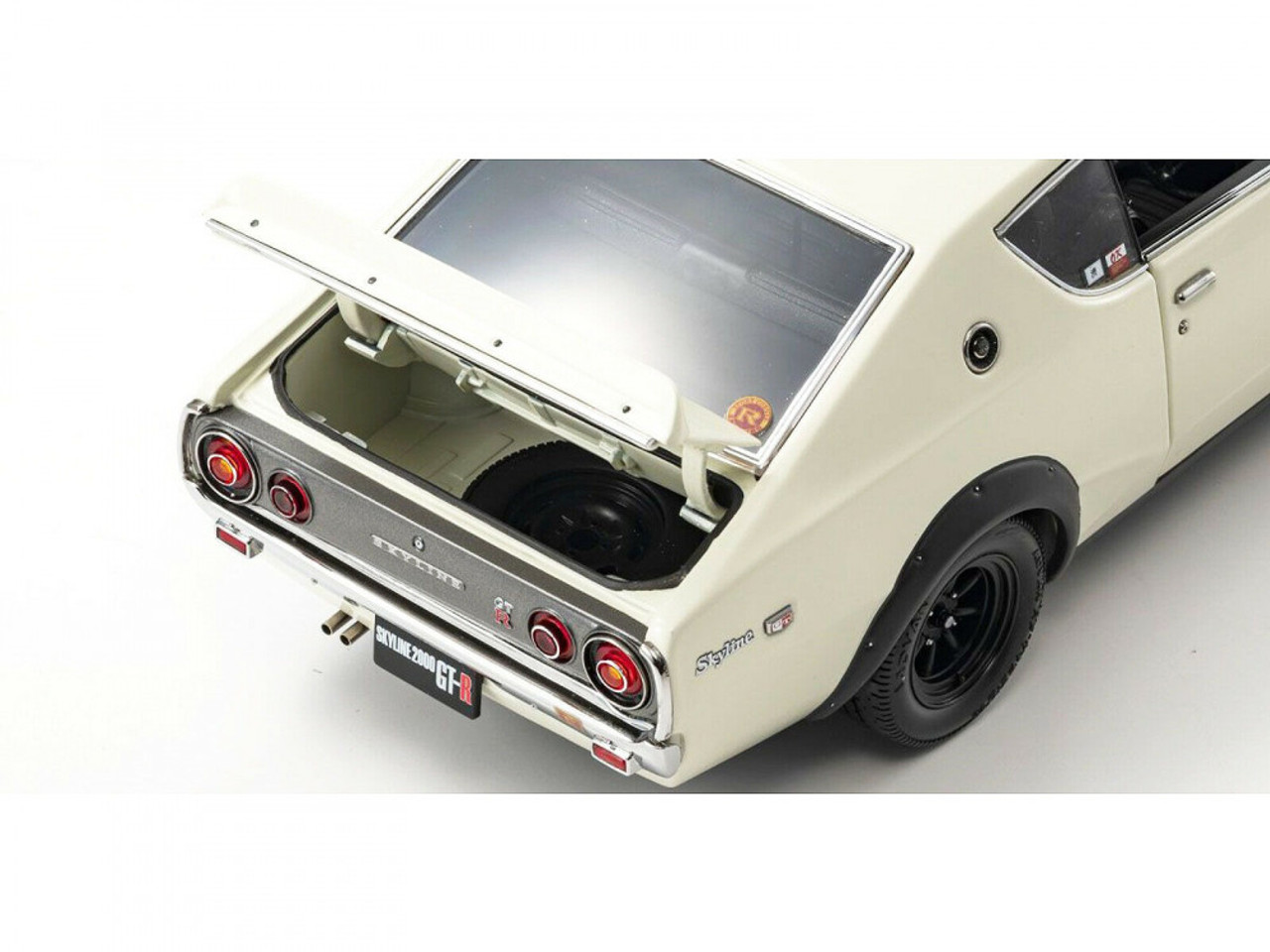 1/18 Kyosho Nissan Skyline 2000 GT-R (KPGC110) RHD (Right