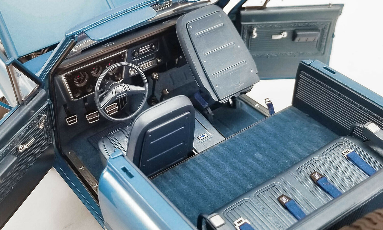 1/18 ACME 1970 Chevy Chevrolet Blazer K5 K/5 (Medium Blue Poly) 1970 Dealer Ad Truck Diecast Car Model Limited 750 Pieces