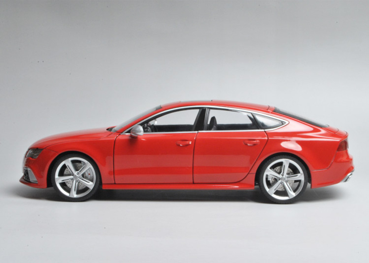 1/18 MINICRAFT Audi RS7 Sportback (Misano Red) Limited 300