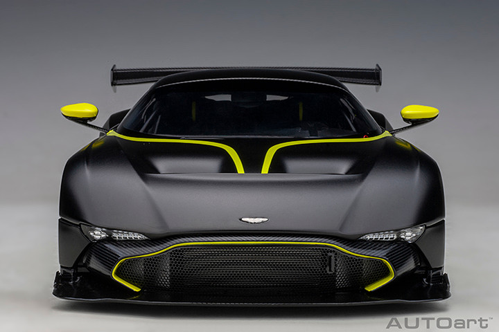 1/18 AUTOart Aston Martin Vulcan (Matte Black with Lime Green