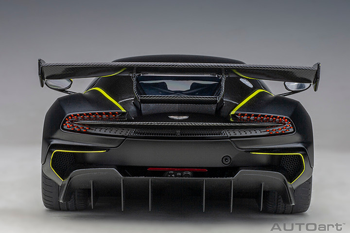 1/18 AUTOart Aston Martin Vulcan (Matte Black with Lime Green