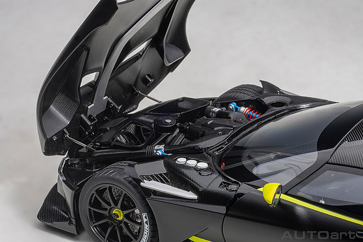 1/18 AUTOart Aston Martin Vulcan (Matte Black with Lime Green