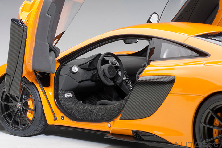 AUTOart 675LT Orange 1/18 Model Car 76048 AUTOart 675LT Orange 1/18 Model Car 76048