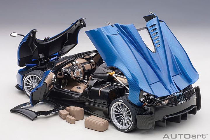 オートアート1/18 Pagani Huayra 1/18 AUTOart Pagani Huayra Roadster (Blue Tricolore Carbon Fiber
