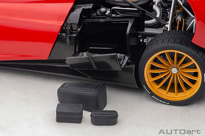 1/18 AUTOart Pagani Huayra Roadster (Rosso Monza Red) Car Model