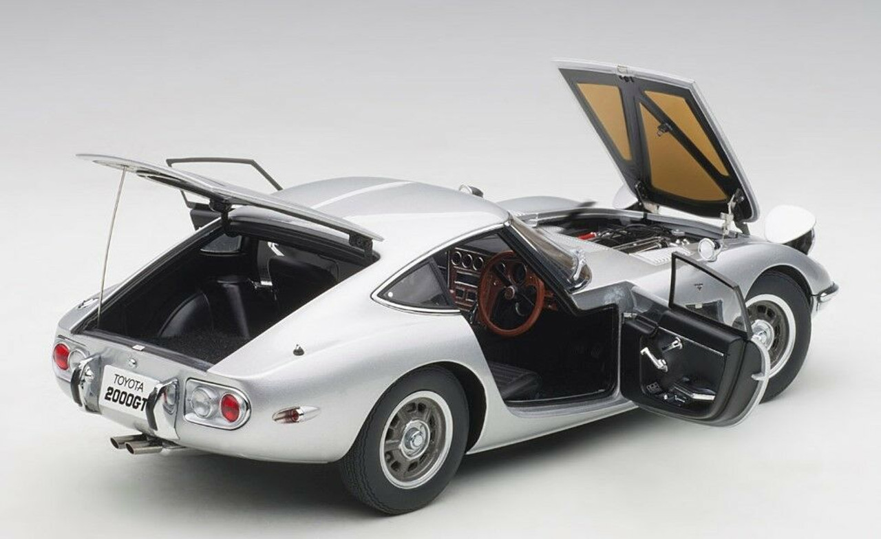 1/18 AUTOart Toyota 2000 GT 2000GT (Silver) Car Model