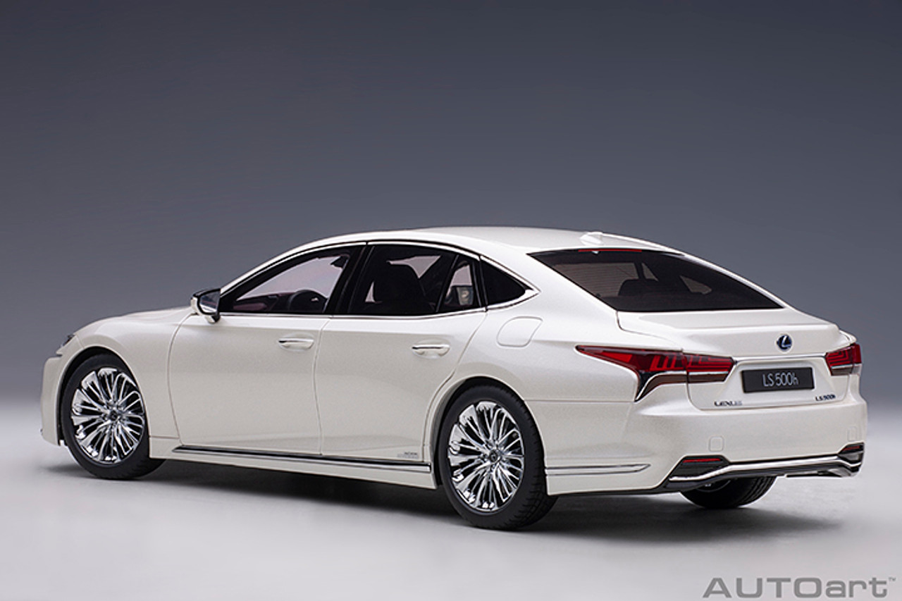 1/18 AUTOart Lexus LS LS 500h LS500h (Sonic White Metallic) Car