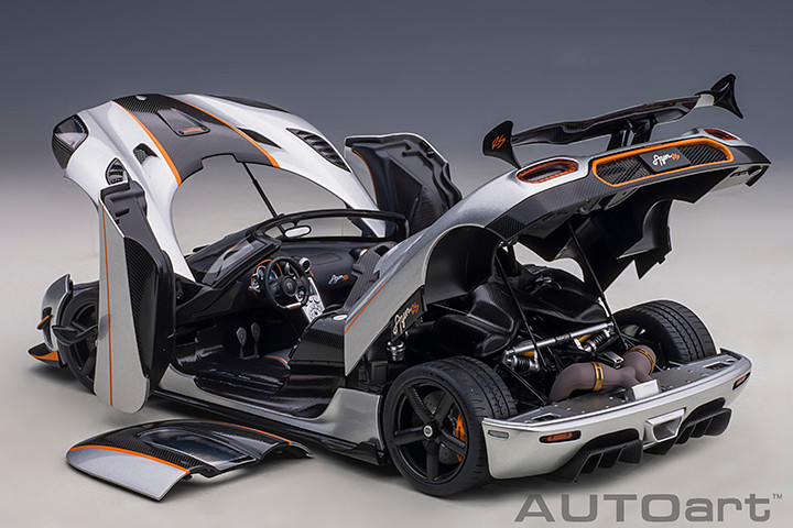 1/18 AUTOart Koenigsegg Agera RS (Moon Silver and Carbon Black