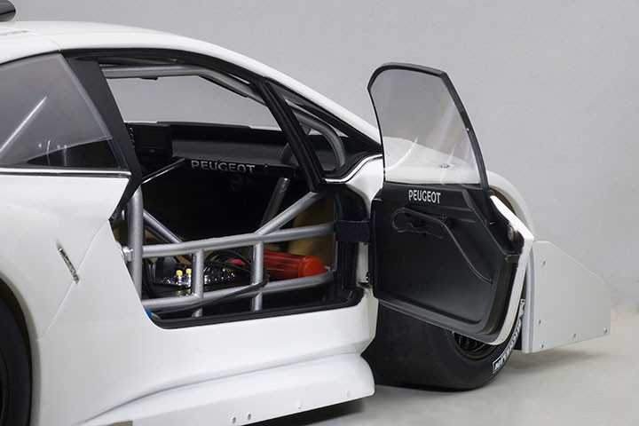 1/18 AUTOart 2013 Peugeot 208 T16 Pikes Peak Race Car Plain Color