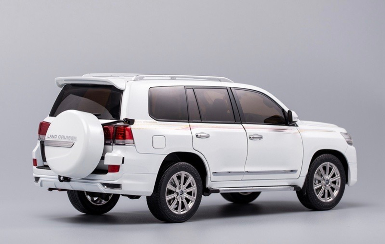 1/18 Toyota Land Cruiser GXR LC200 (White) with Spare Tire Version B Diecast Car Model