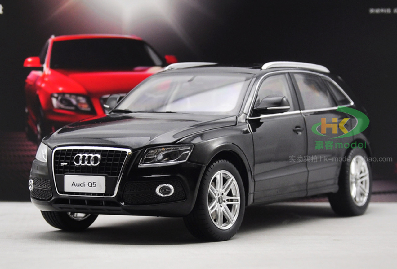 1/18 Dealer Edition Audi Q5 (Black) Diecast Car Model