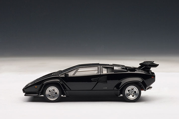 1/43 AUTOart Lamborghini Countach 5000 S 5000S (Black) Car Model