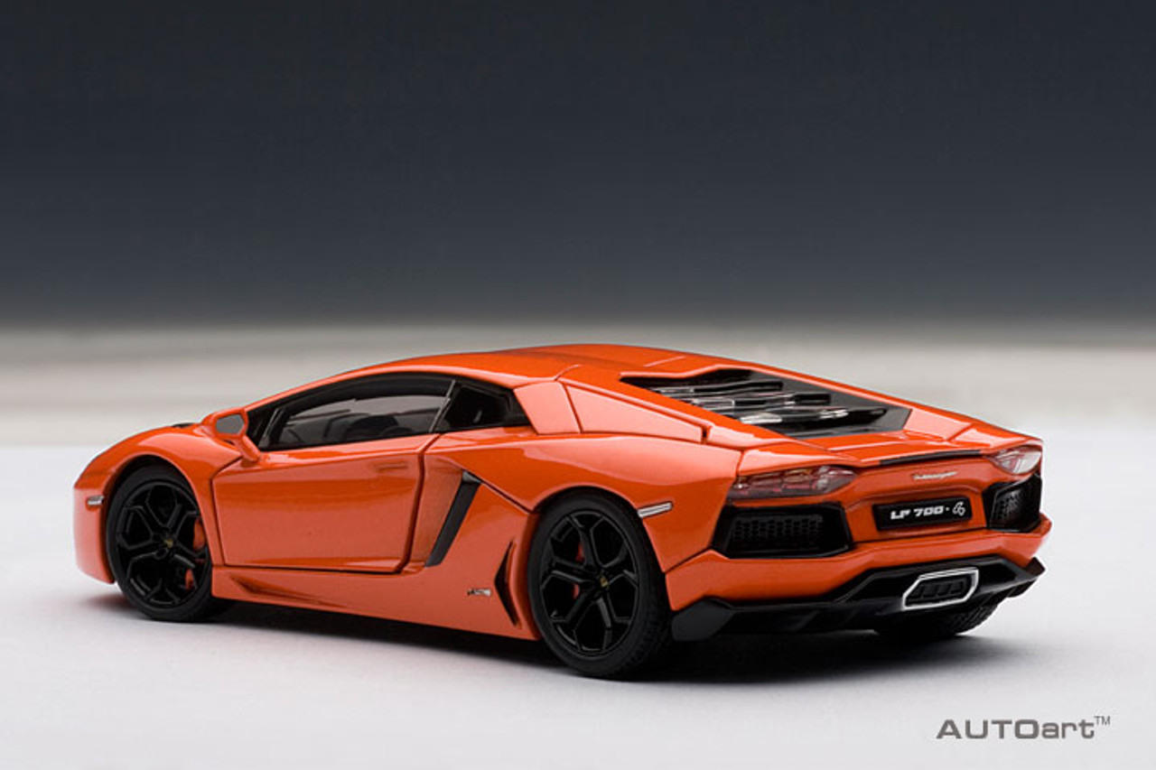1/43 AUTOart Lamborghini Aventador LP700-4 (Arancio Argos Metallic Orange) Car Model