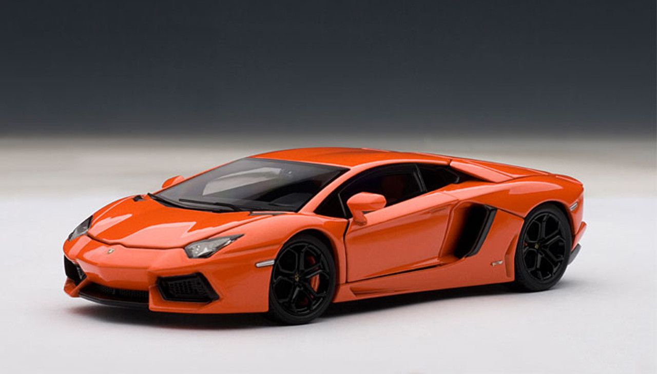 1/43 AUTOart Lamborghini Aventador LP700-4 (Arancio Argos Metallic