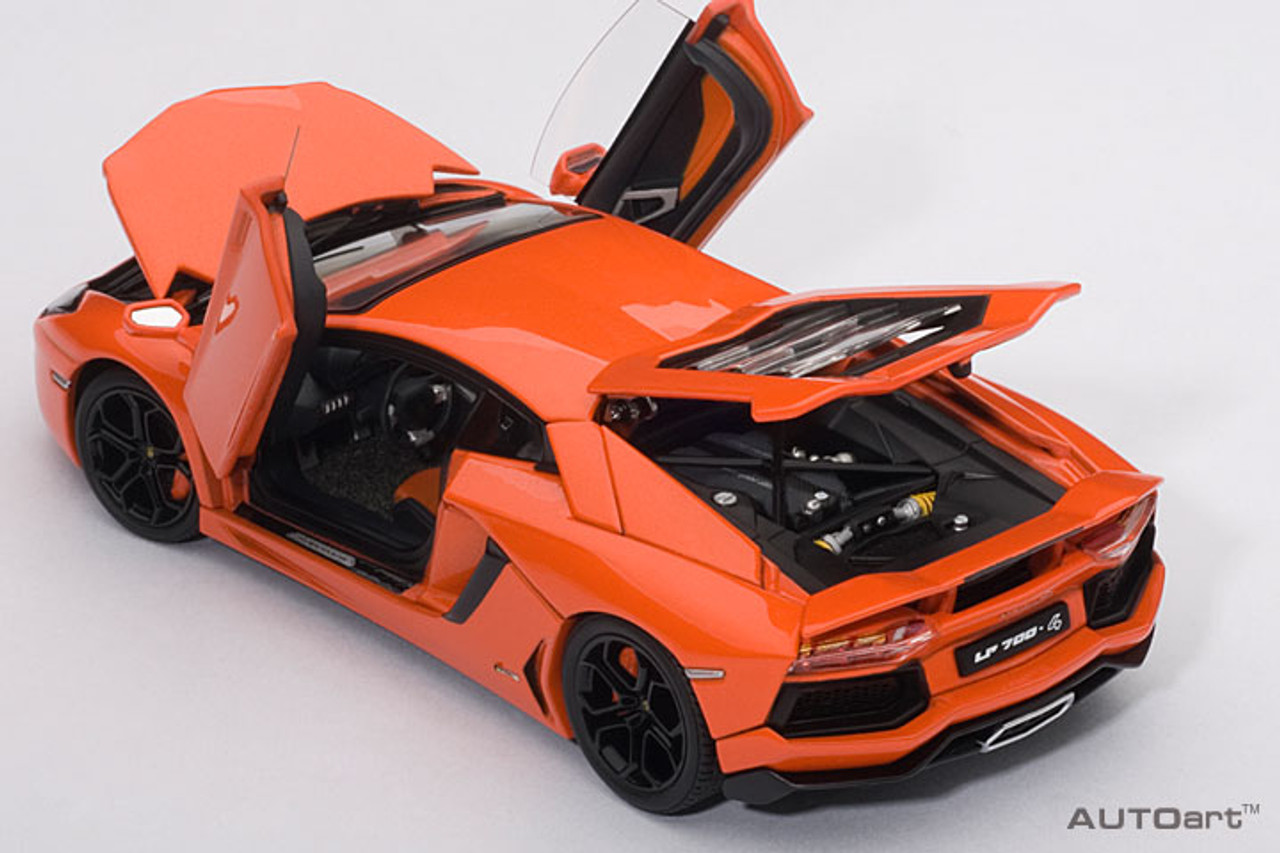 1/43 AUTOart Lamborghini Aventador LP700-4 (Arancio Argos Metallic Orange) Car Model
