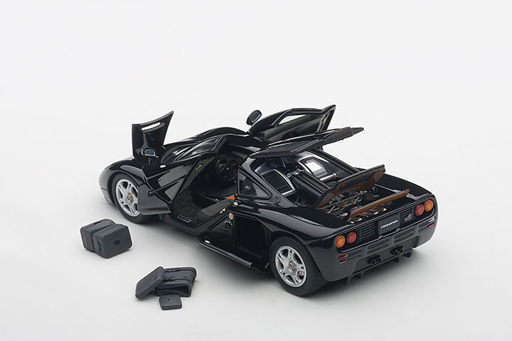 AUTOart 1/43 McLAREN F1 オートアート 1/43 AUTOart McLaren F1 (Jet Black Metallic) Diecast Car Model