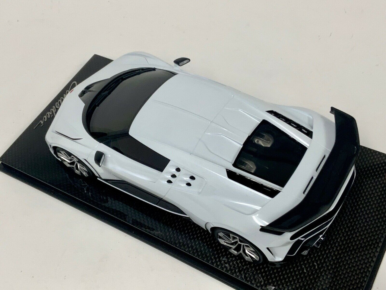 1/18 MR Collection Bugatti Centodieci Quartz White Carbon Fiber Base Resin Car Model Limited 299 Pieces