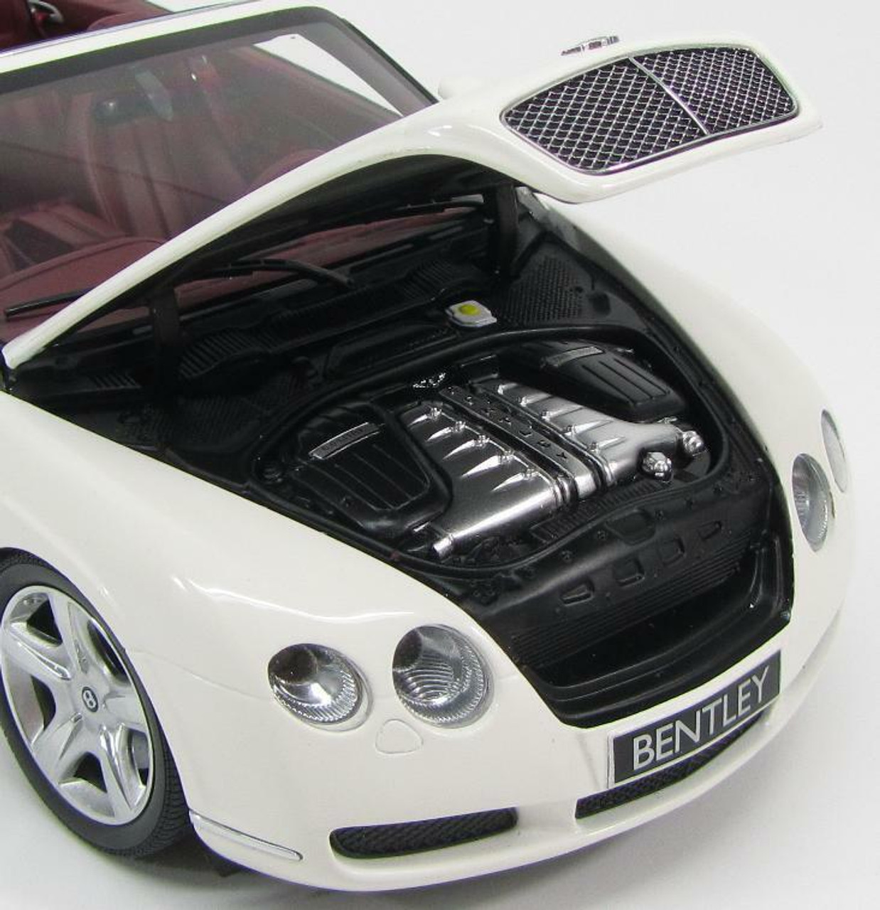 1/18 Minichamps 2006 Bentley Continental GTC (White) Diecast