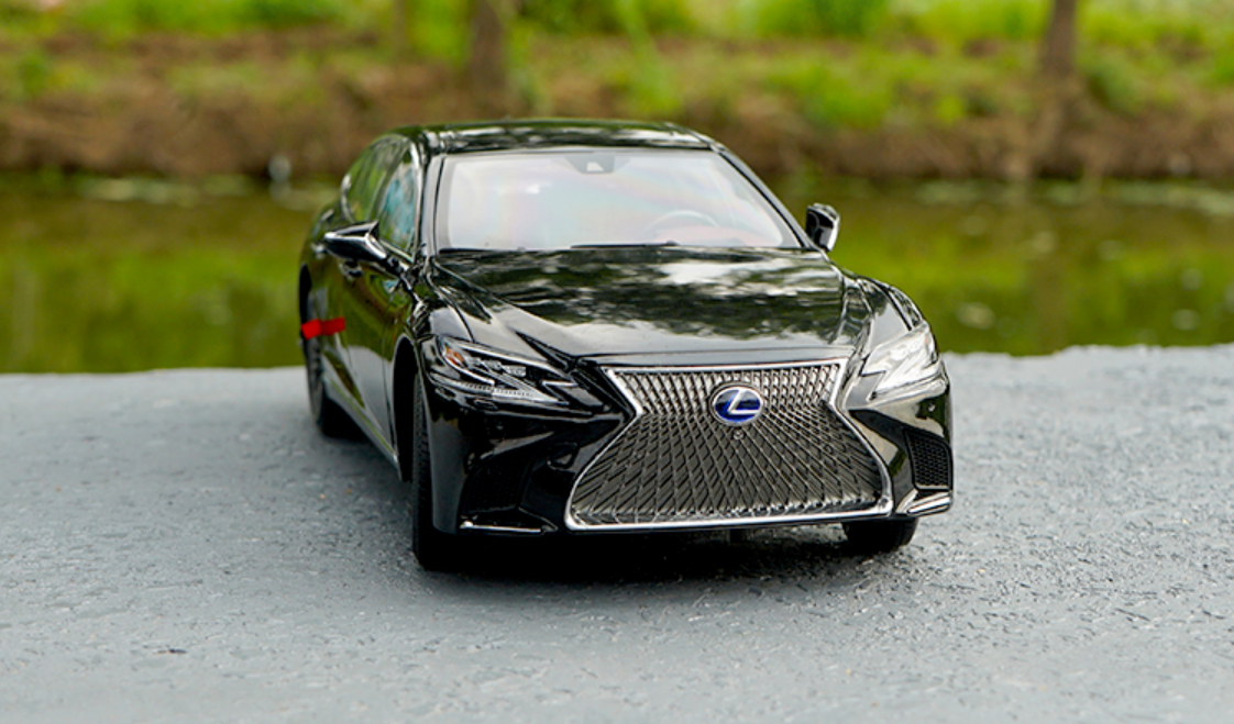 1/18 Dealer Edition Lexus LS LS500 LS500h (Black) Diecast Car