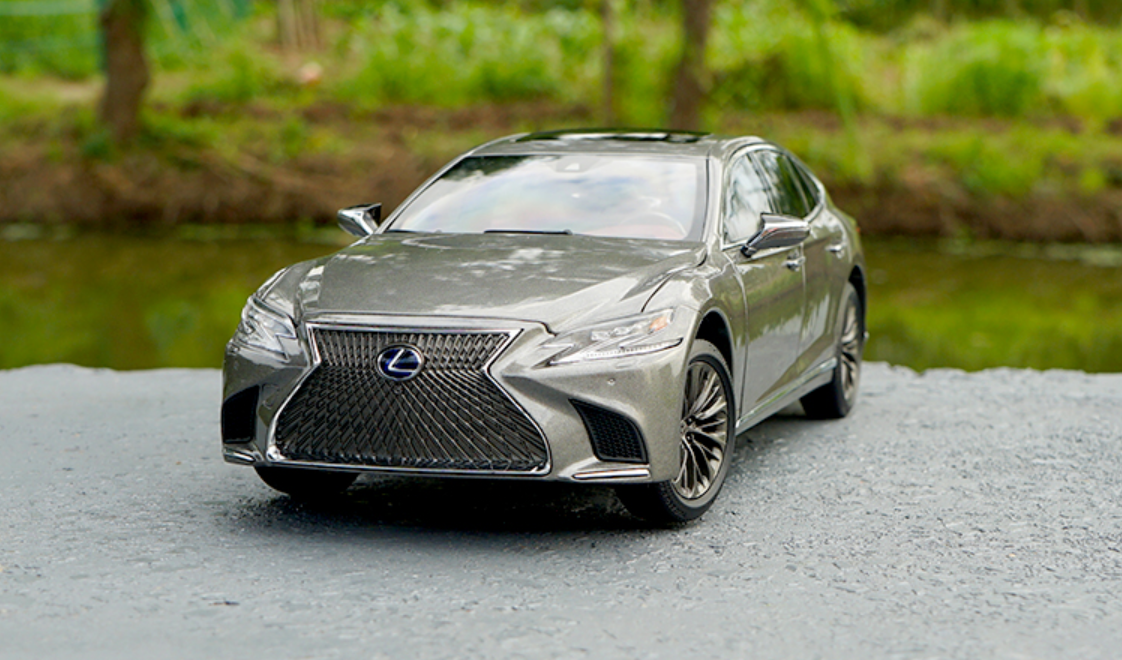 1/18 Dealer Edition Lexus LS LS500 LS500h (Grey) Diecast Car Model
