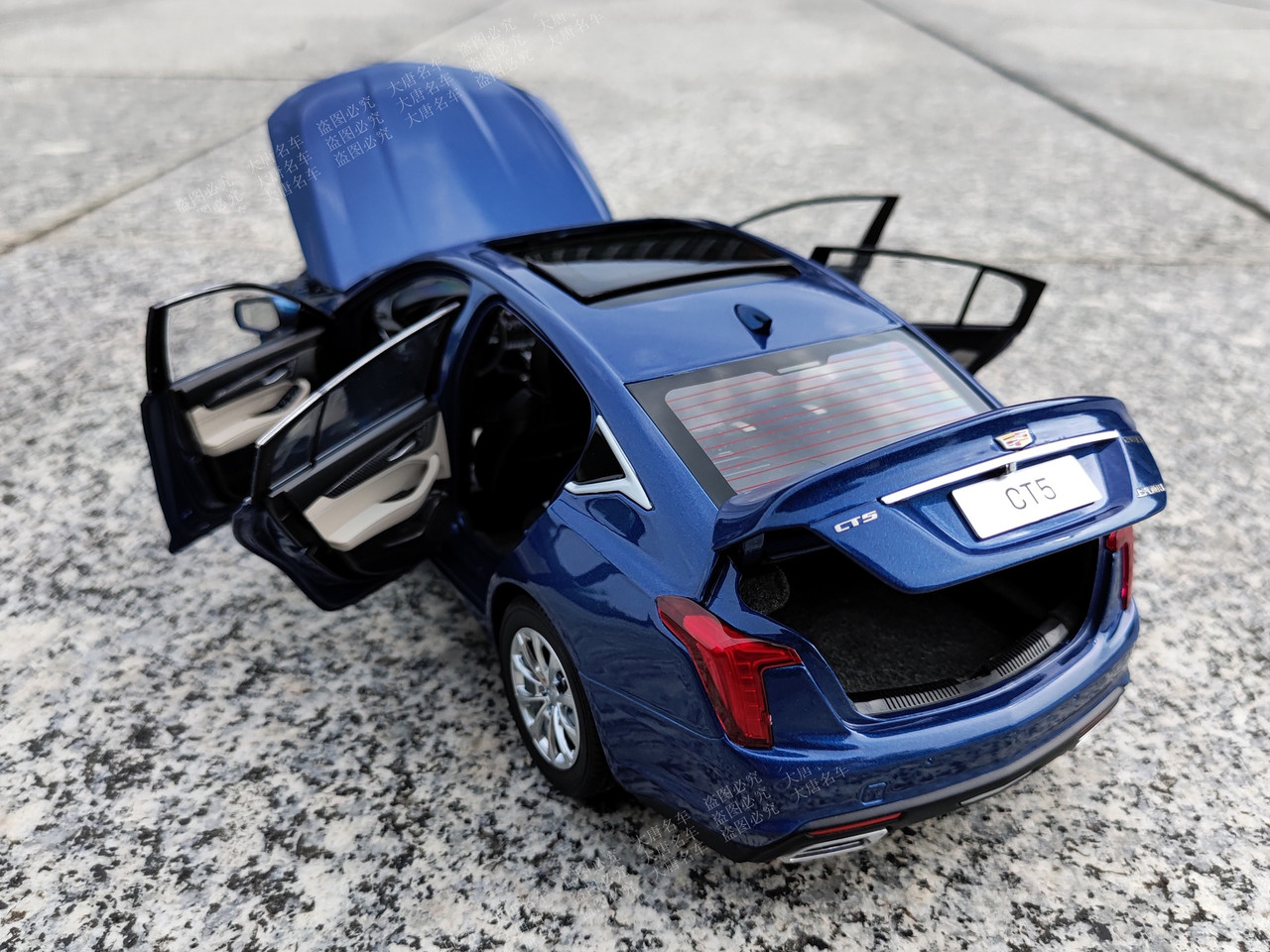 1/18 Dealer Edition Cadillac CT5 (Blue) Diecast Car Model