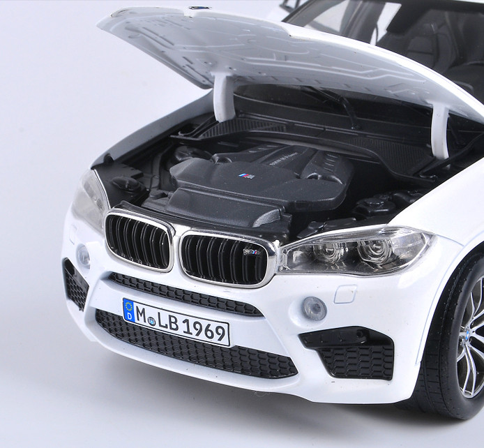 1/18 Dealer Edition BMW X6M X6 M (White) Diecast Car Model