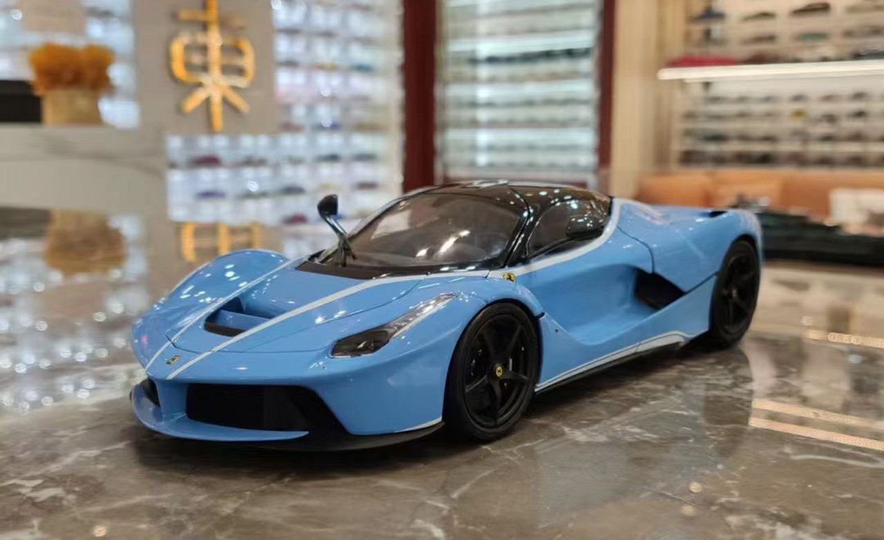 Baby Blue Ferrari 812 GTS tailormade for the Riviera - The