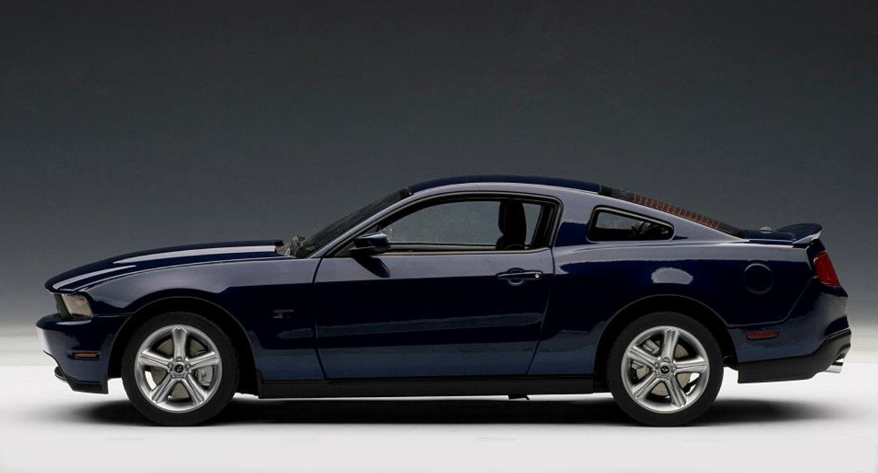 1/18 AUTOart 2010 Ford Mustang GT (Kona Blue Metallic) Diecast Car Model