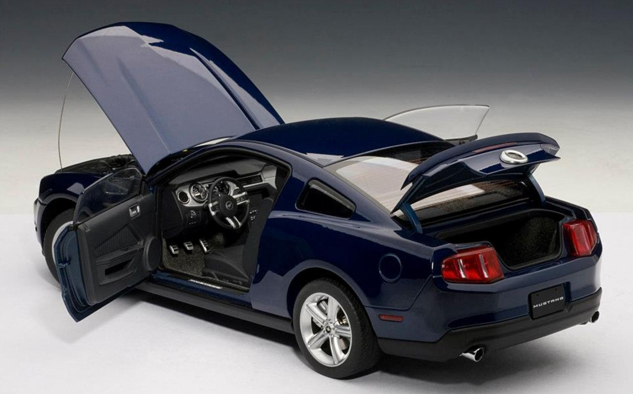 1/18 AUTOart 2010 Ford Mustang GT (Kona Blue Metallic) Diecast Car Model