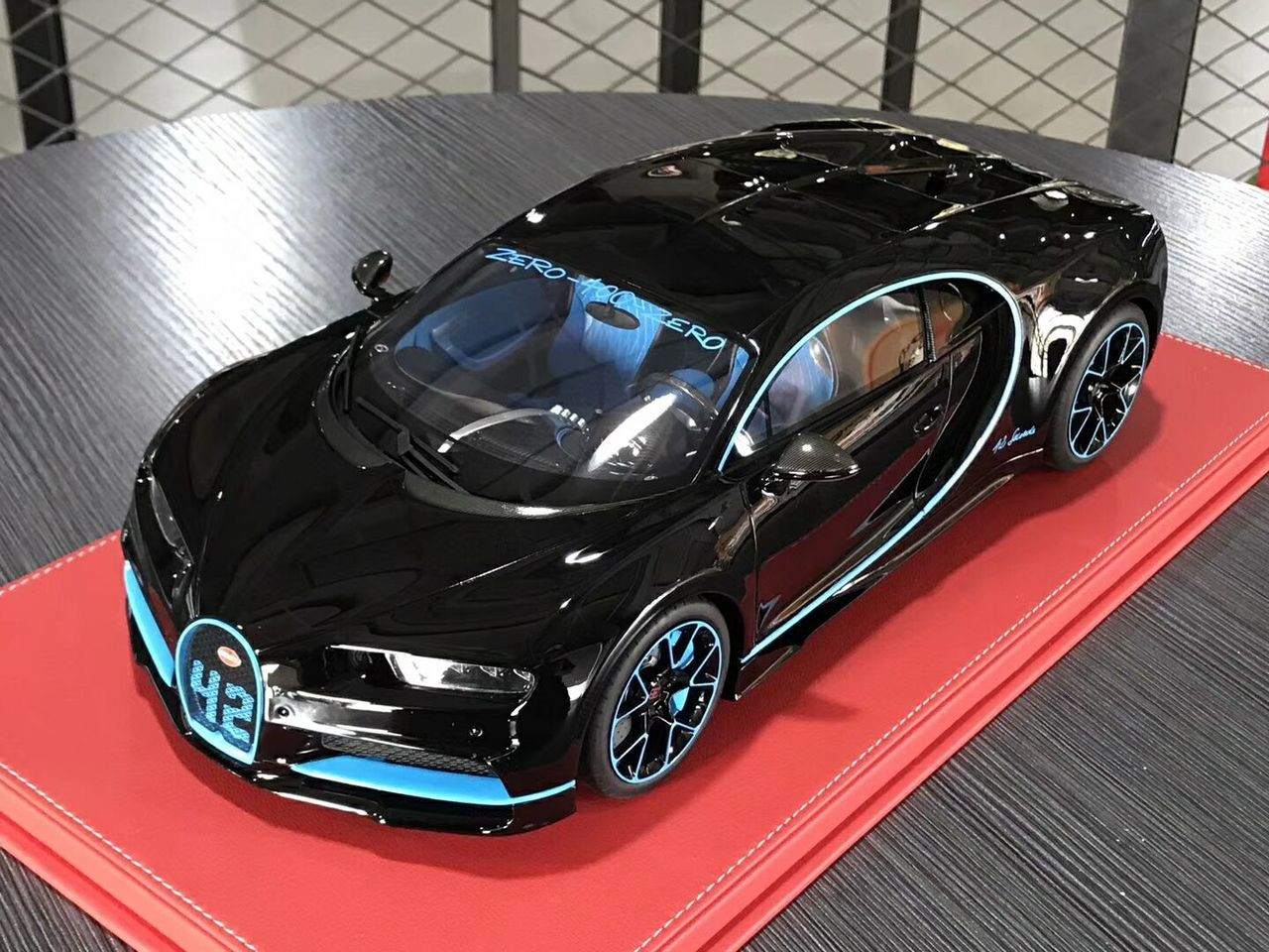 1/12 Kyosho Bugatti Chiron Resin Model (Black / Blue) Limited 350 Pieces!