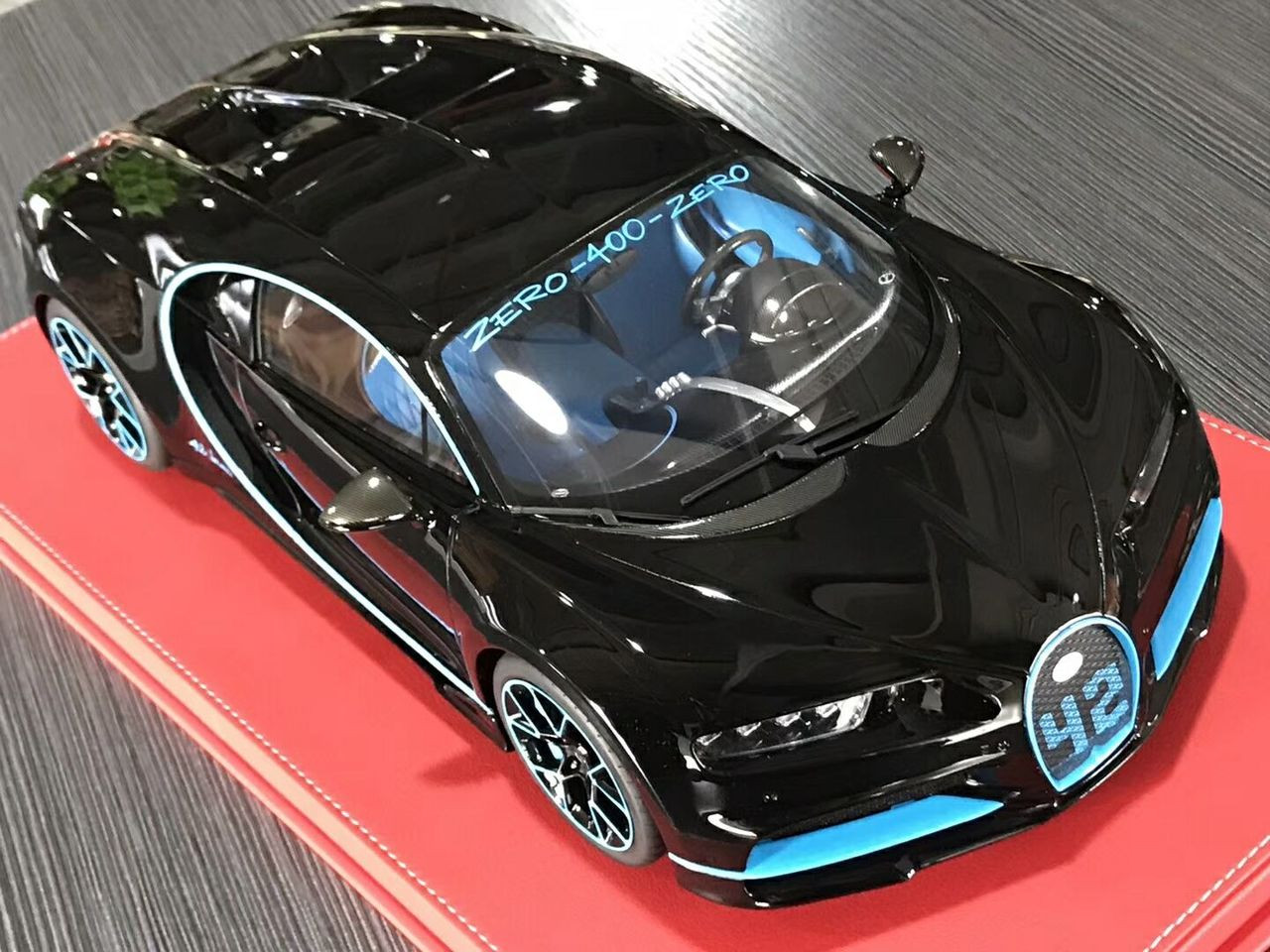 1/12 Kyosho Bugatti Chiron Resin Model (Black / Blue) Limited 350 Pieces!