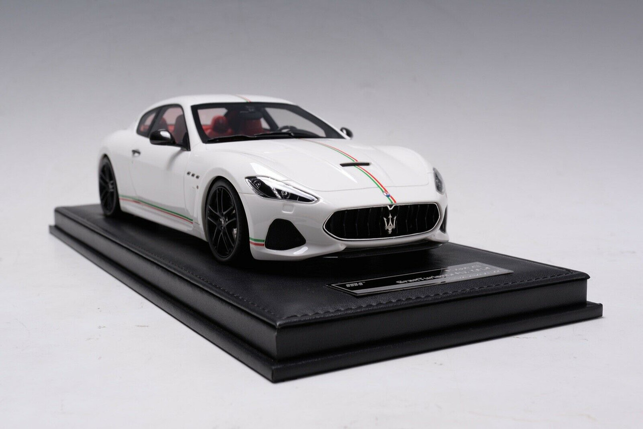 1/18 Motorhelix Maserati GC Grancabrio Sport (White with Italian