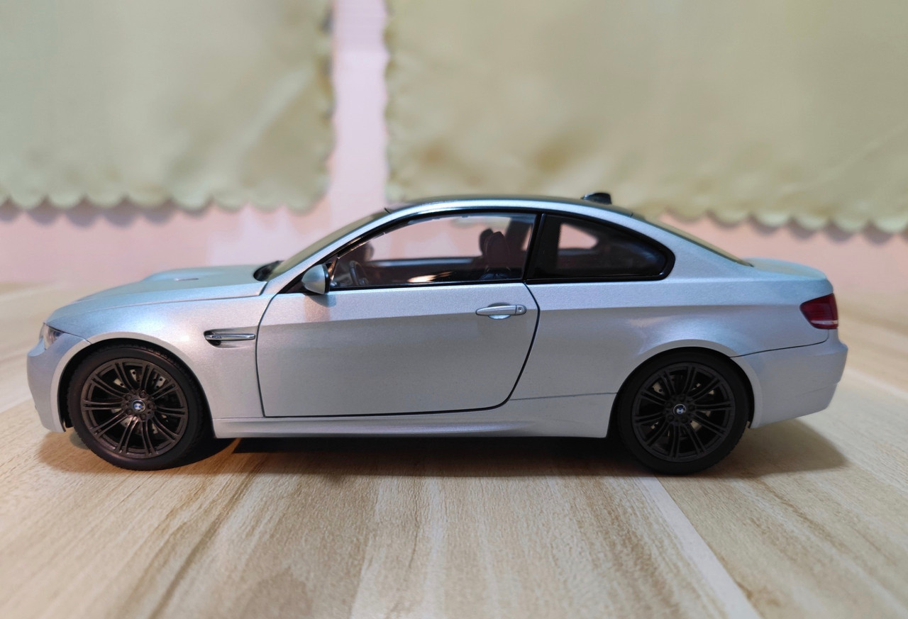 1/18 Kyosho BMW E92 M3 (2008-2013) Silver with Carbon Fiber Roof Diecast Car Model