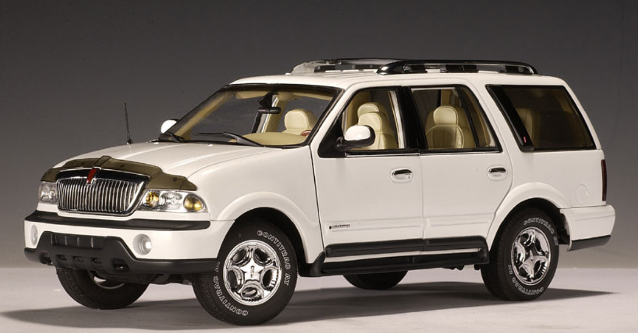 1/18 AUTOart 1999 Lincoln Navigator (White) Diecast Car Model