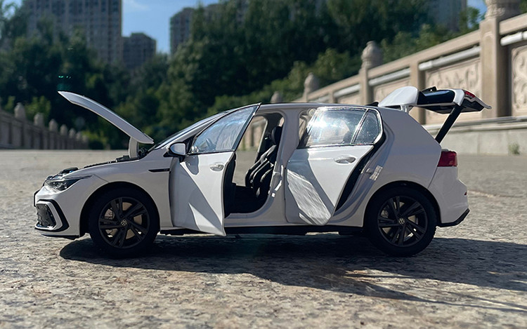 1/18 Dealer Edition Volkswagen VW Golf VIII Golf 8 R-Line (2019