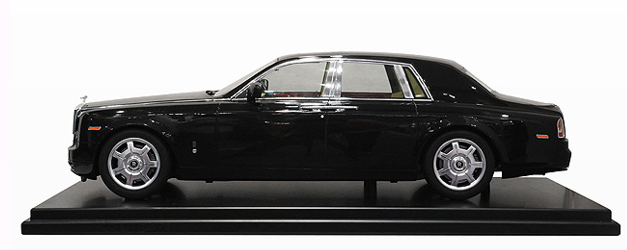 1/8 2009 Rolls-Royce RR Phantom Coupe Diamond Black Resin