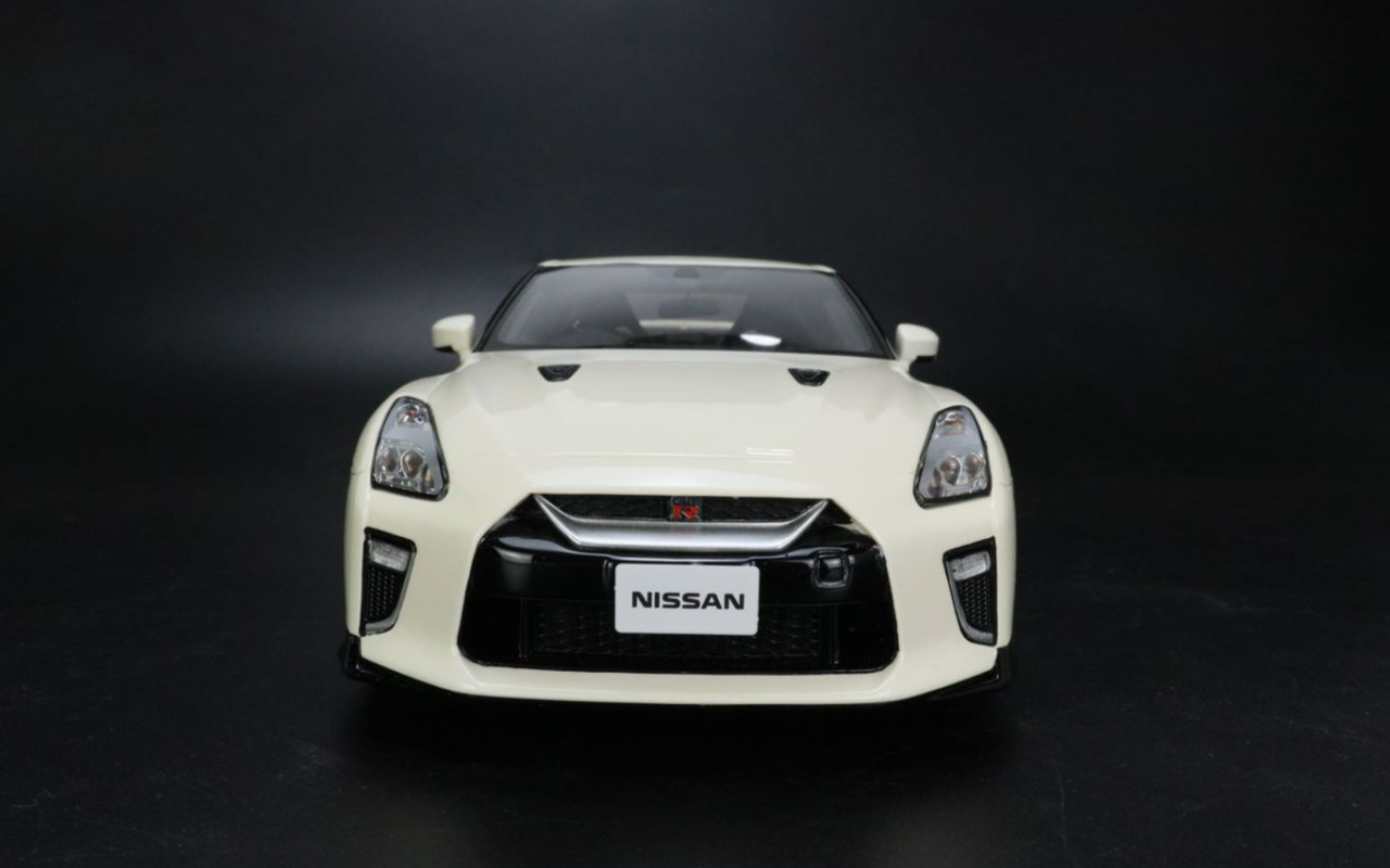 1/18 Kyosho 2020 Nissan Skyline GT-R GTR R35 (White) Resin Car Model