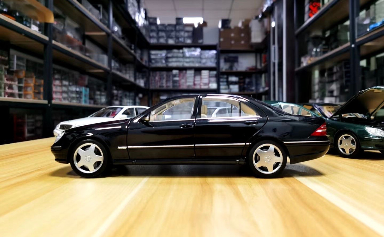 1/18 Mercedes-Benz Mercedes S-Class S-Klasse S600 W220 AMG (Black) Diecast Car Model