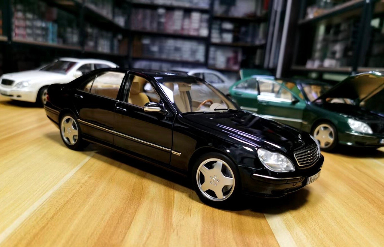 1/18 Mercedes-Benz Mercedes S-Class S-Klasse S600 W220 AMG (Black) Diecast Car Model