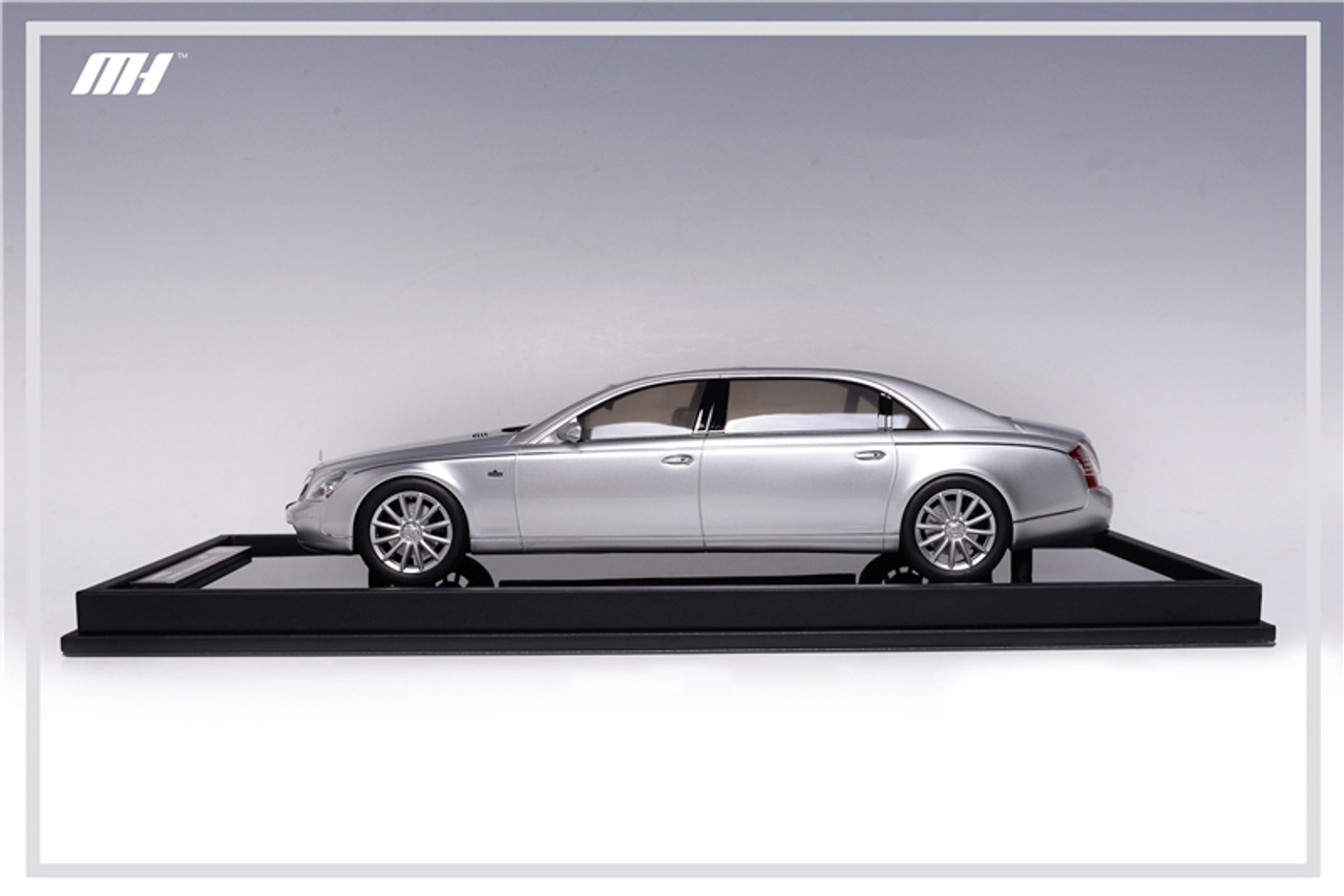 1/18 Motorhelix Mercedes Maybach 62S Landaulet (Sterling Silver) Resin Car Model Limited 99 Pieces